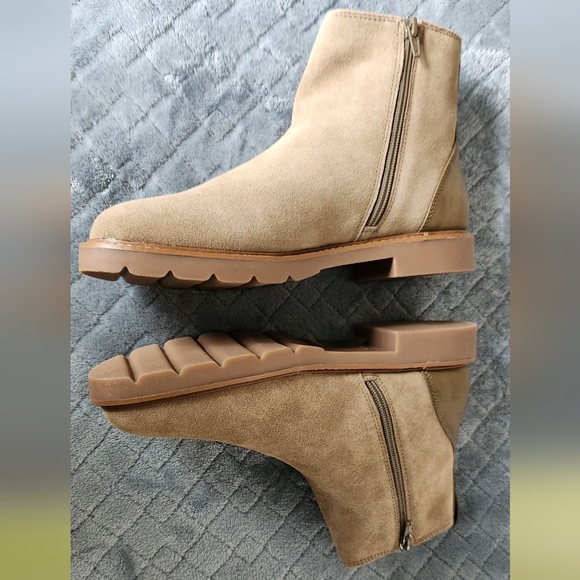 NWOT Rockport Leather Suede Kacey Booties. Women's Size 9. - Picture 4 of 10